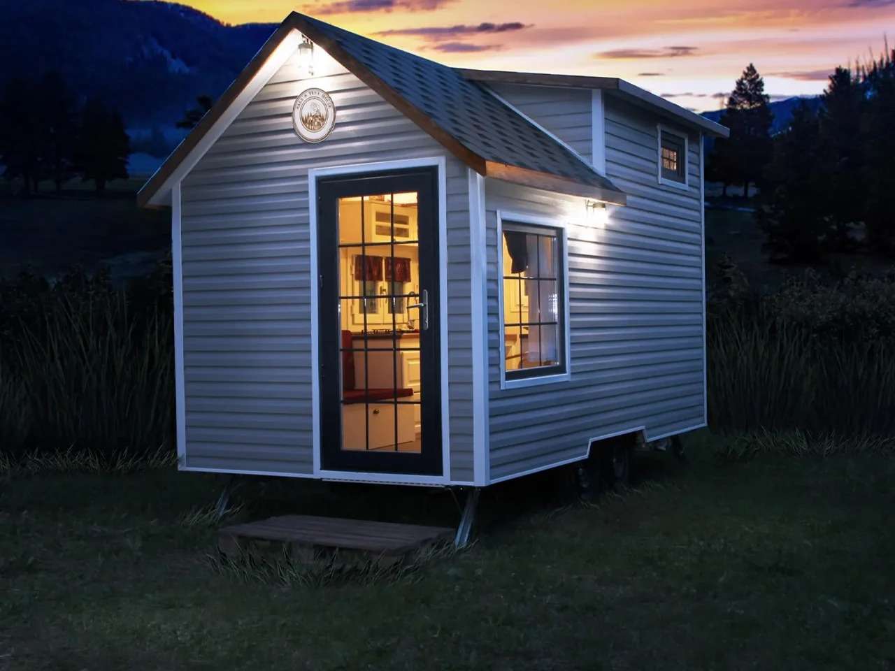Sunrise Tiny House يوازن بين قابلية الحركة وتكامل الوظائف ضمن مساحة محدودة