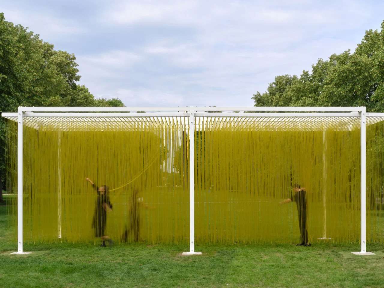 The “Penetrable BBL John” Sculpture Redefines Mass and Interactive Space