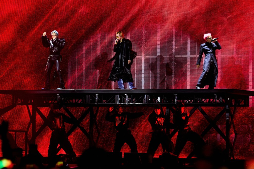BIGBANG Celebrate 20 Years Together With MetLife Stadium Concert: 13 Best Moments