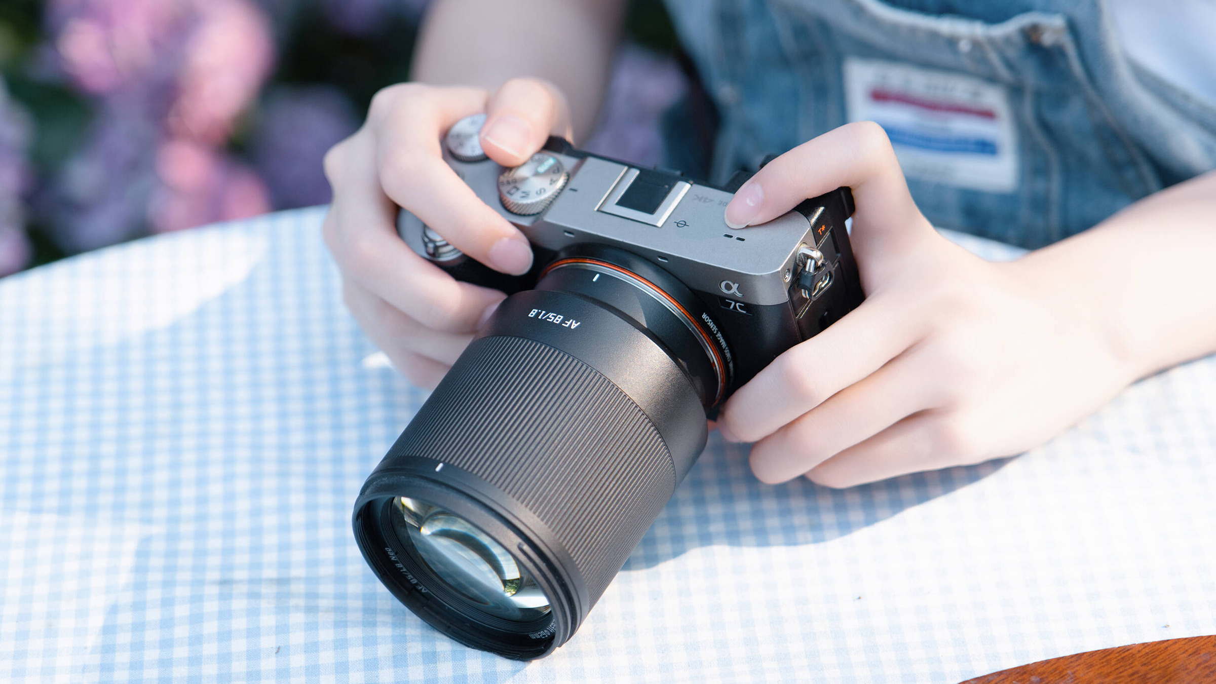 TTArtisan’s $99 AF 85mm F1.8 gives Sony E and Nikon Z shooters a portrait lens with customizable colors