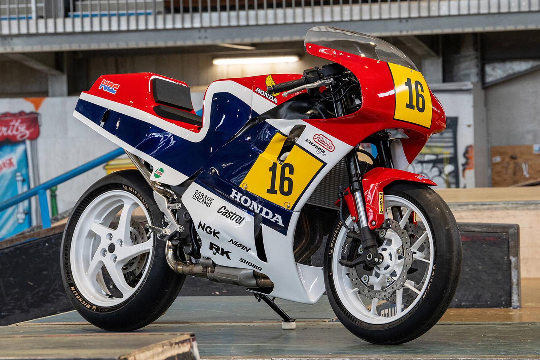Honda Hornet RC30 look-a-like makes waves as it rocks Biarritz festival