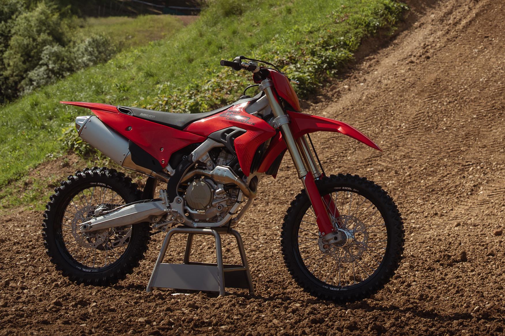 Ducati unveil new Desmo250 MX - a 15,000rpm, 44bhp crosser with GP-inspired electronics