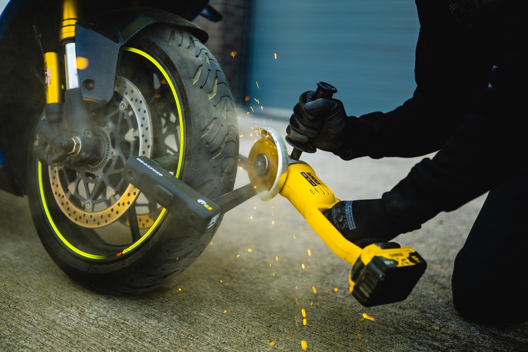 New Oxford Grinder S1 and S2 D-locks use silicon carbide coating to destroy angle grinder discs