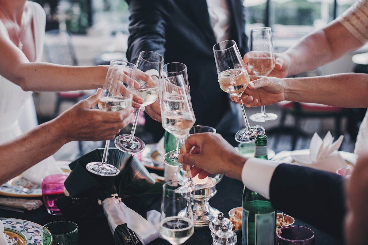 Wedding wines: how to buy and serve them, while keeping the costs down