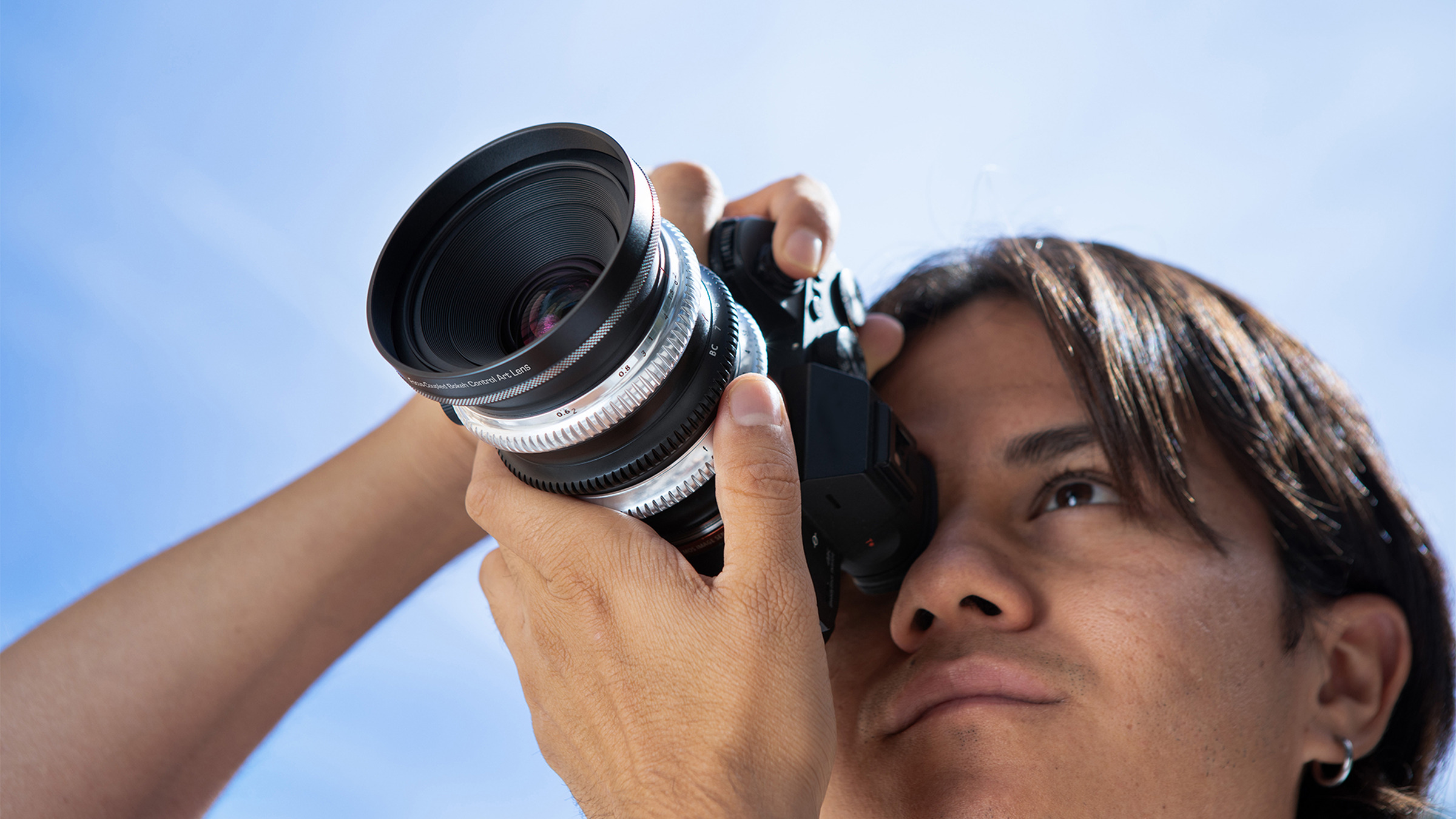 Lomography’s latest 35mm F1.8 Petzval lens has adjustable, swirly bokeh