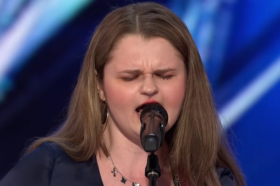 Sarah Hardwig Showcases Her ‘Natural Gift’ With Inspiring Audition on ‘AGT’: Watch