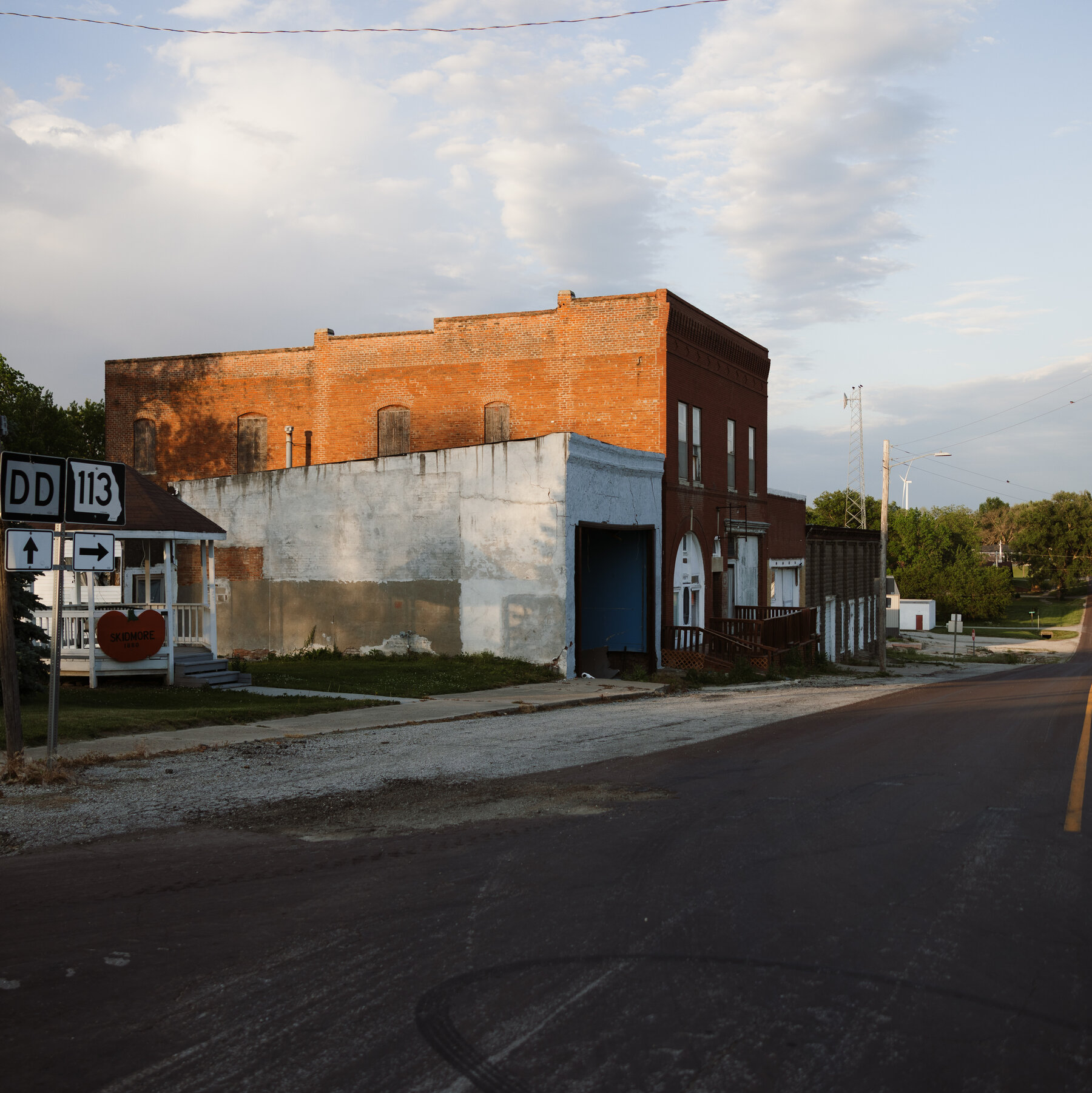 A Reporter’s Memories Cross Two-Lane Highways in Missouri