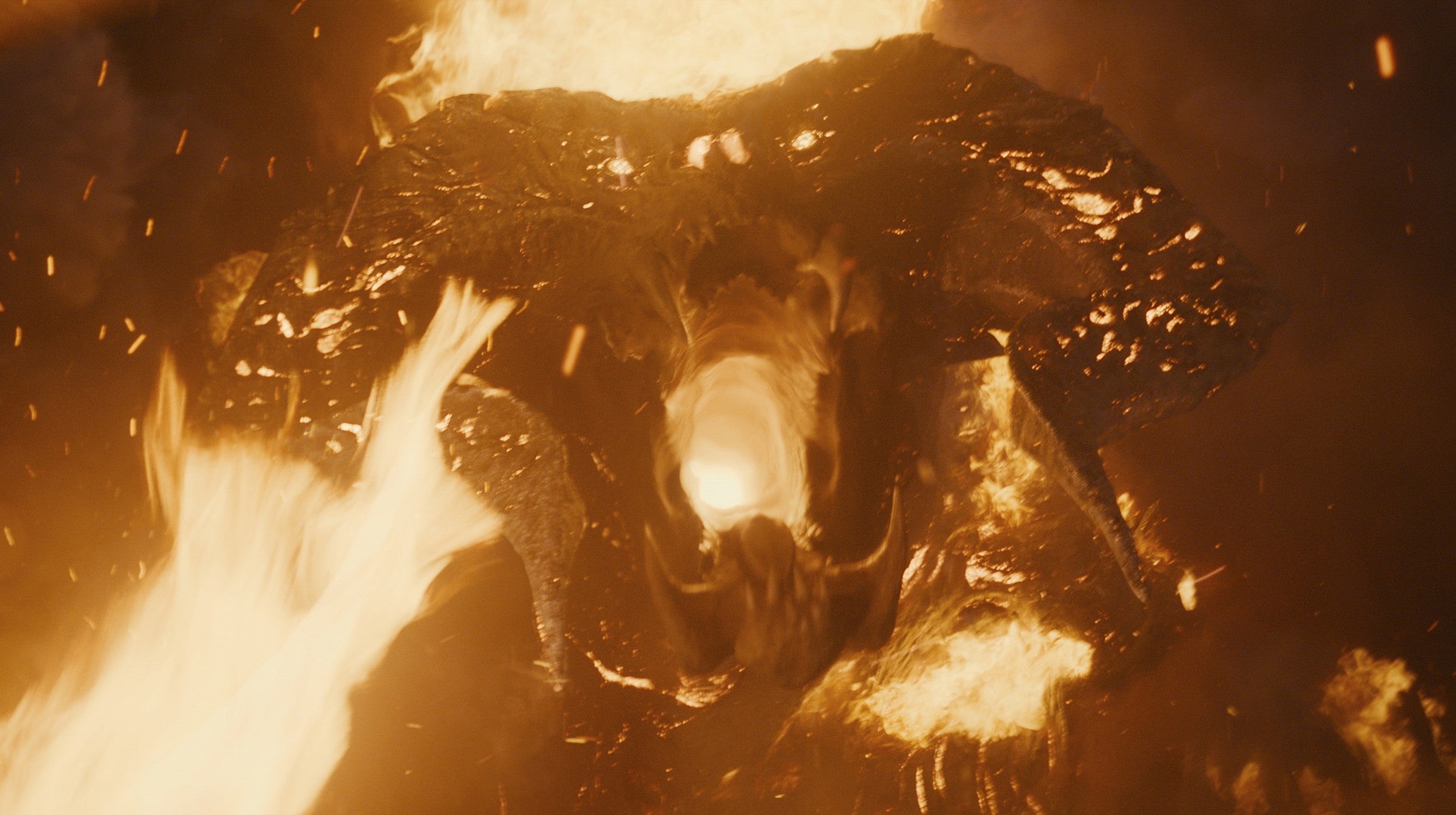 الوحش Balrog يتحدث ويؤدي صوته سايمون بيغ في الموسم الثالث من The Lord of the Rings: The Rings of Power | تغطية Comic -Con 2026