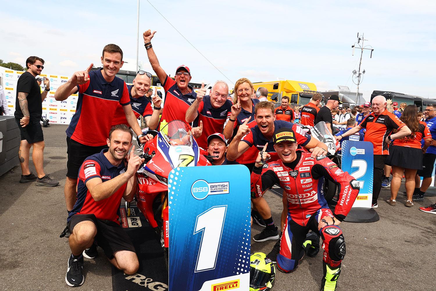 BSB Thruxton: Ryan Vickers secures first win of 2026 in sensational Sprint race