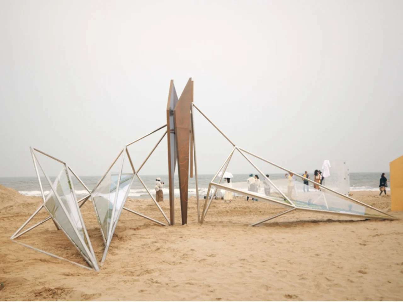 OAS/S-AETHER: A Light Installation Exploring the Dialogue between Nature and Matter on the Aranya Coast
