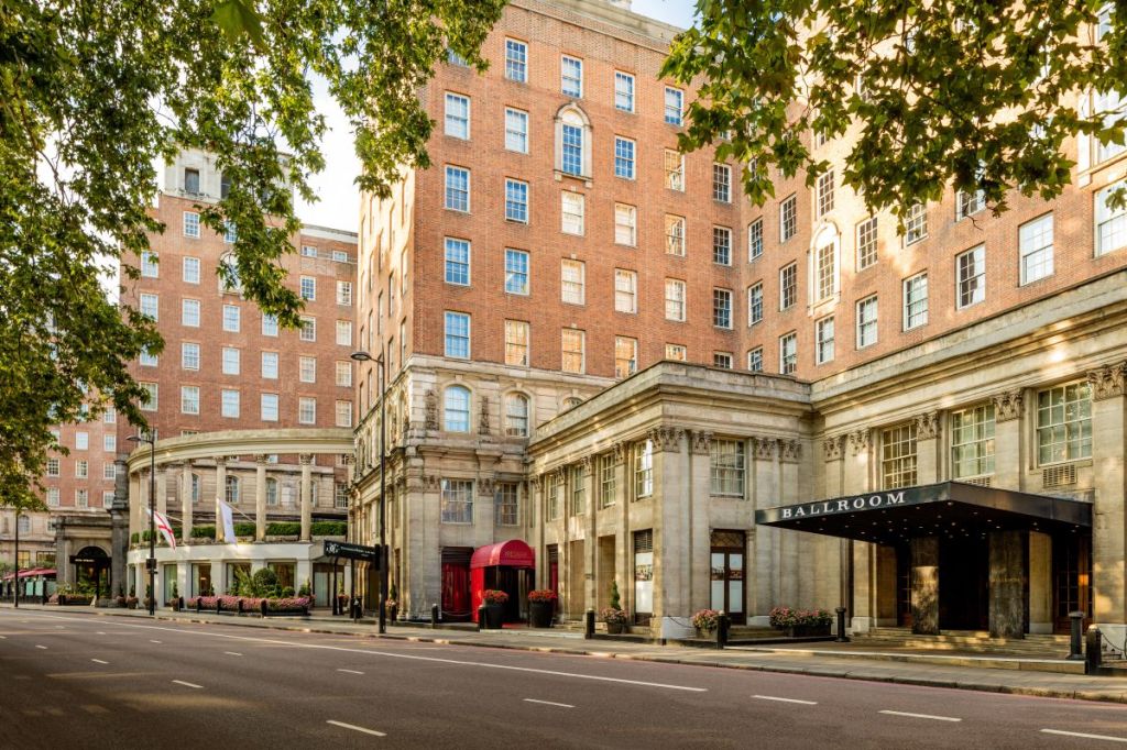 UK Pubs and Clubs Get Tax Cuts. Hotels Get Left Out — Again