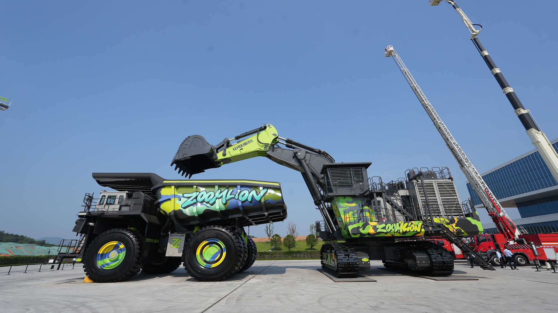 Chinese firm unveils hybrid, electric technologies for next-generation heavy machinery