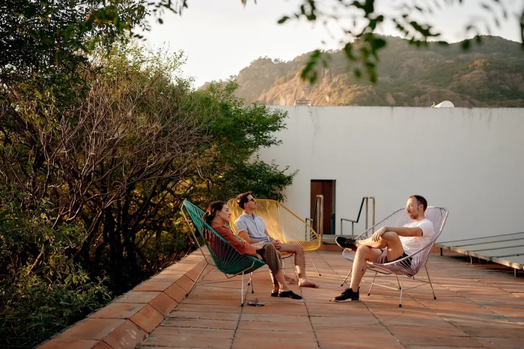 Airbnb to Require Temporary Phone Numbers for Large Hosts and Guests