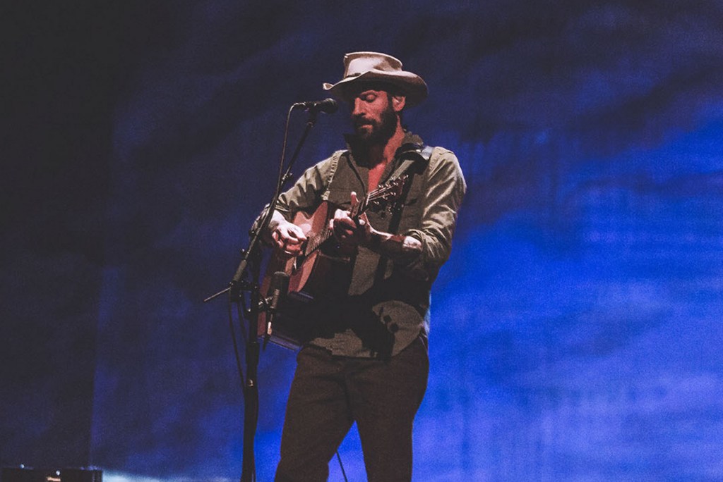 Ray LaMontagne Is ‘Doing Well’ After On-Stage Collapse In Nashville
