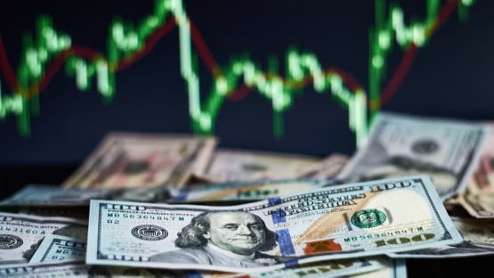 الدولار يرتفع