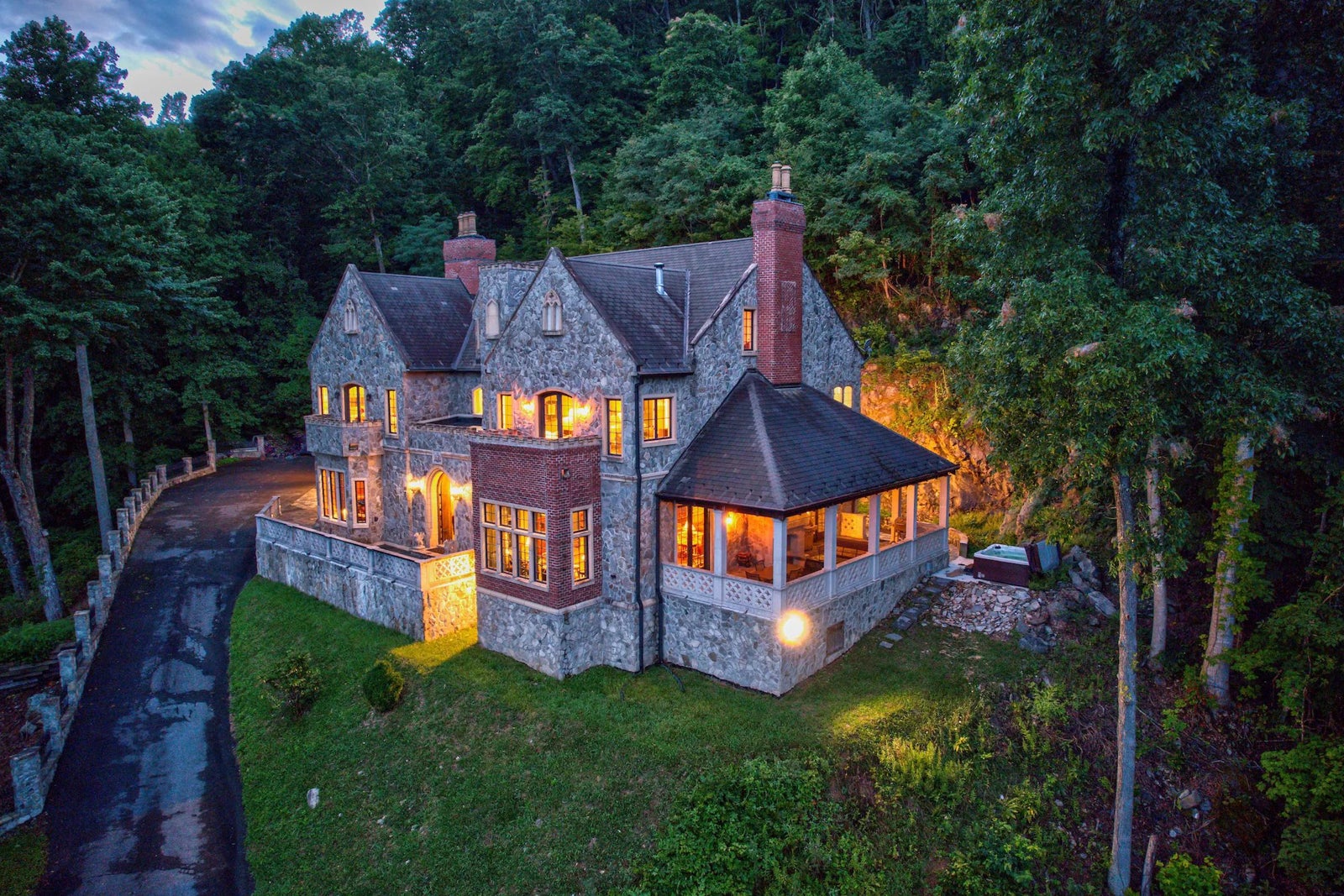 12 unique vacation rentals you can book with points