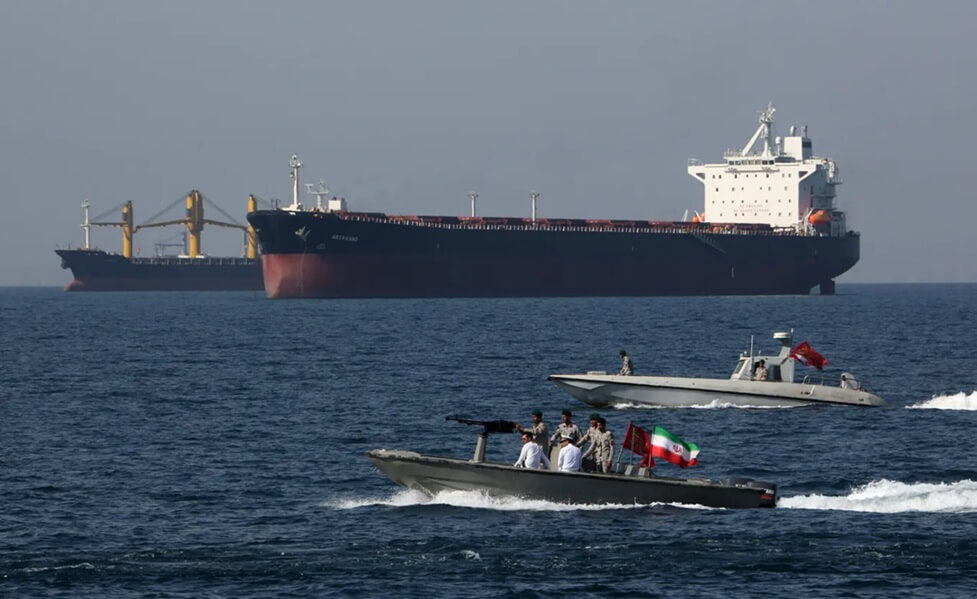 Iraq in talks with Iran to facilitate vessel transit through Hormuz
