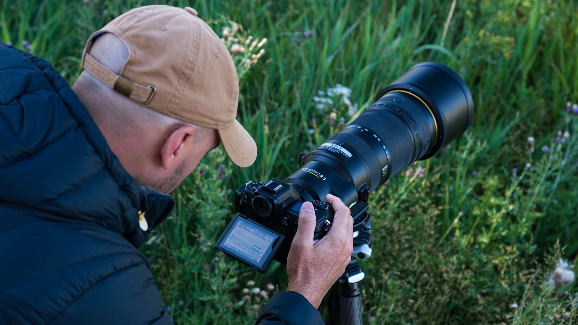 Nikon’s $13,999 120-300mm F2.8 with a built-in teleconverter is here
