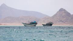 التحالف بقيادة السعودية يضرب "مواقع عسكرية" في اليمن، وترامب "لم يقرر بعد" هجمات أوسع ضد إيران