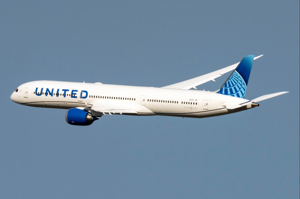 United Airlines Cuts Profit Outlook as Jet Fuel Costs Rise
