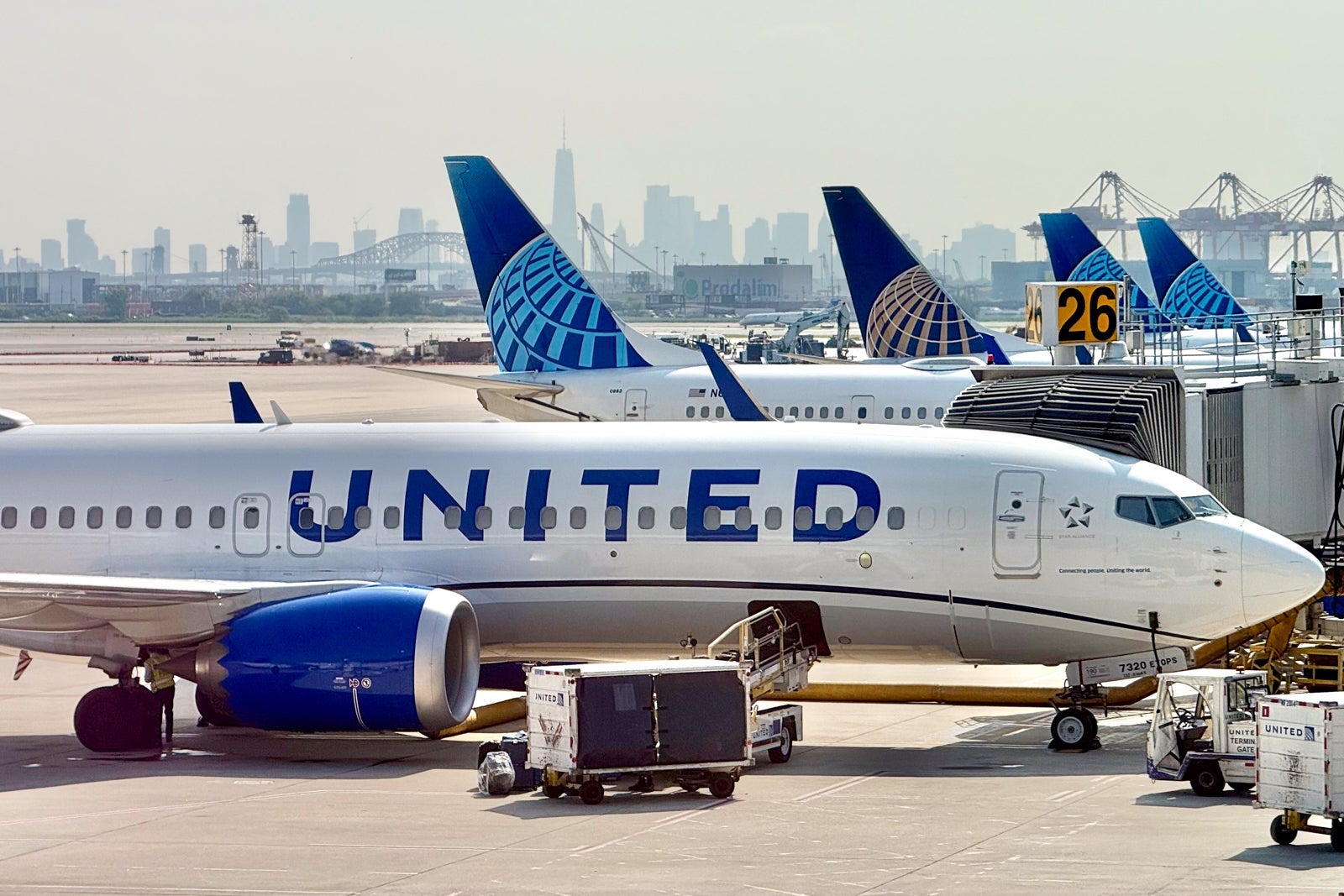 1,000 flights (and counting) canceled on East Coast: What options do travelers have?