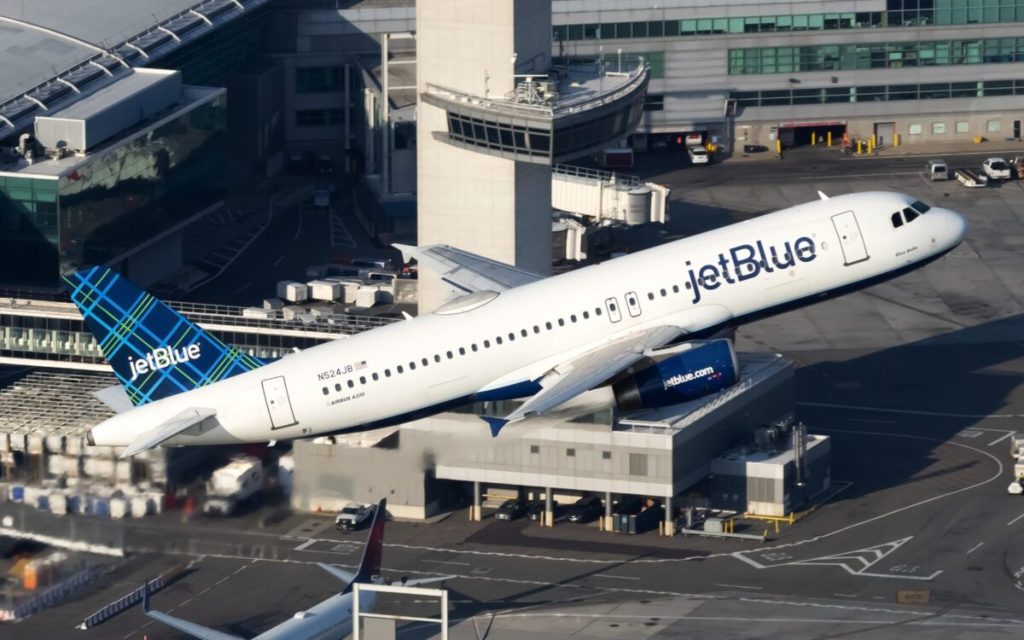 Beaten-Down JetBlue Shares Rebound as Carrier Says 2027 Profit Is on Track