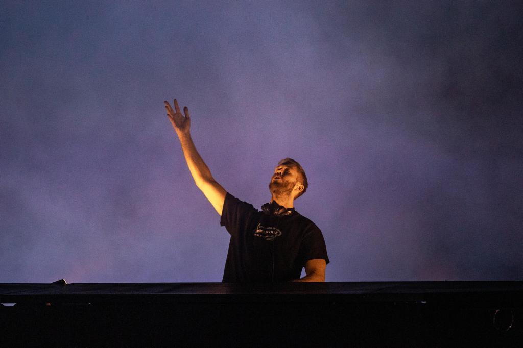 Calvin Harris Sets First-Ever Headline Tour of Australia