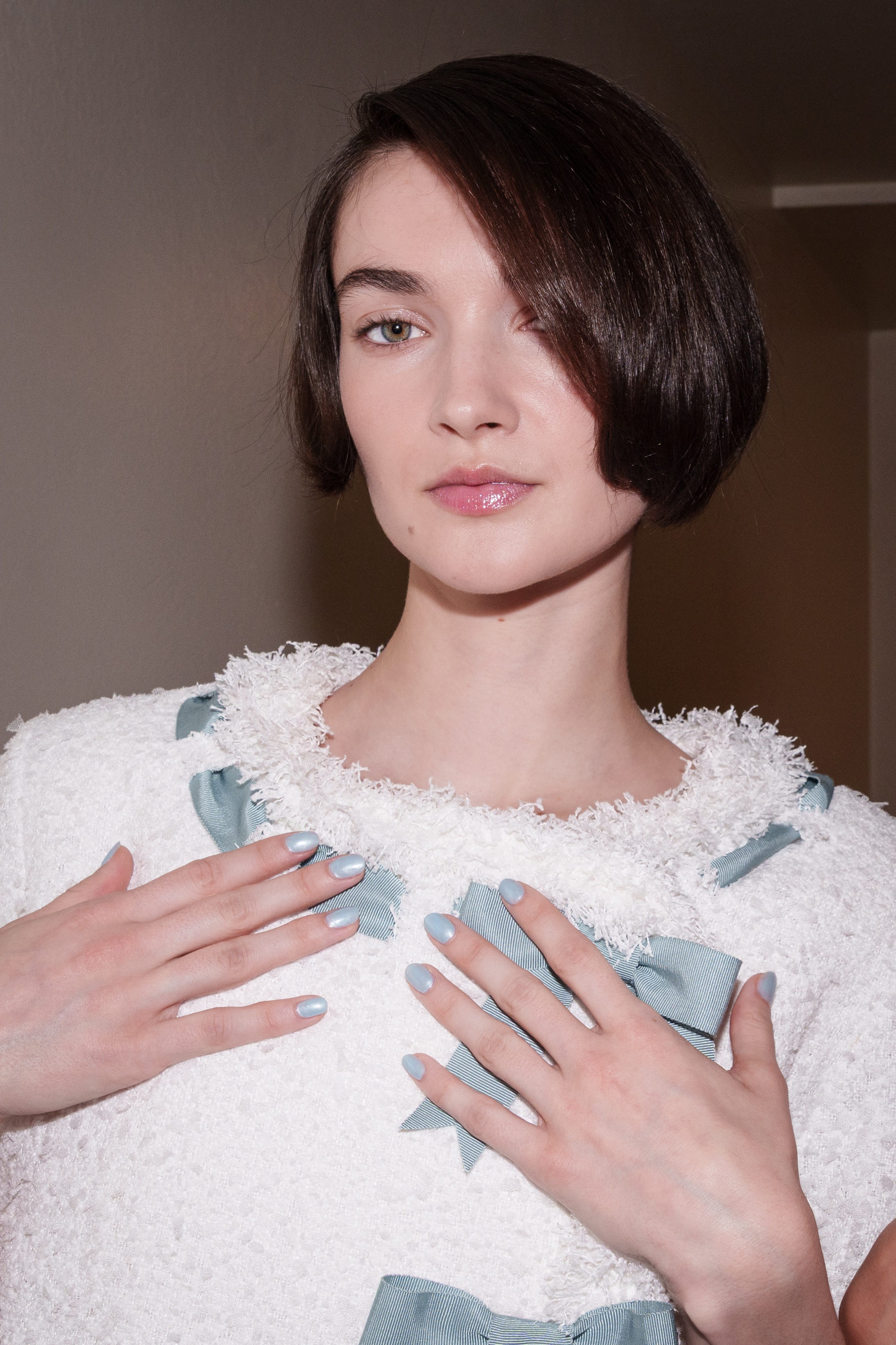 Why the “Italian Manicure” Is the Most Elegant Style for Short Nails