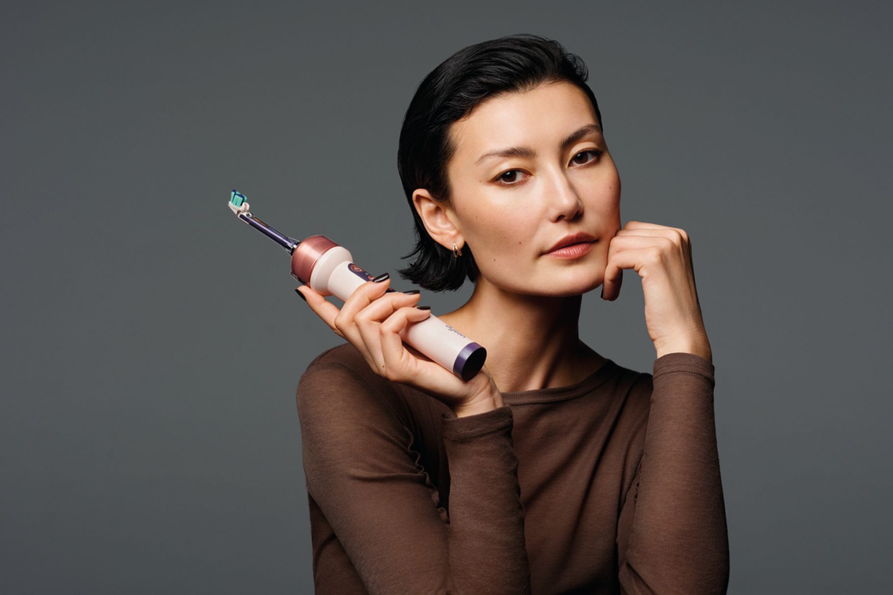 Is the Dyson Toothbrush Worth $499? We Asked 4 Dentists.