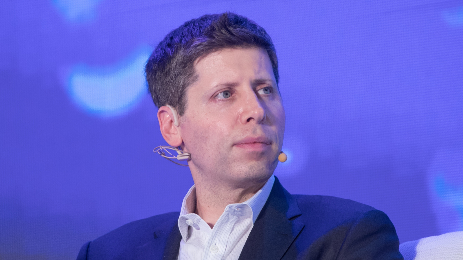 الجهاز الأول لشركة OpenAI سيكون على ما يبدو مكبر صوت قابلاً للشحن "يشبه البشر"