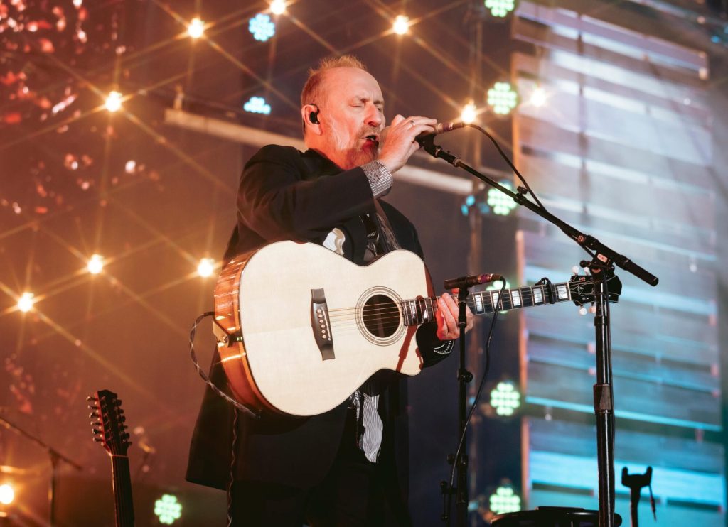 Colin Hay Recounts How Men at Work’s Fast Fame ‘Turned Into an Episode of ‘Survivor’’