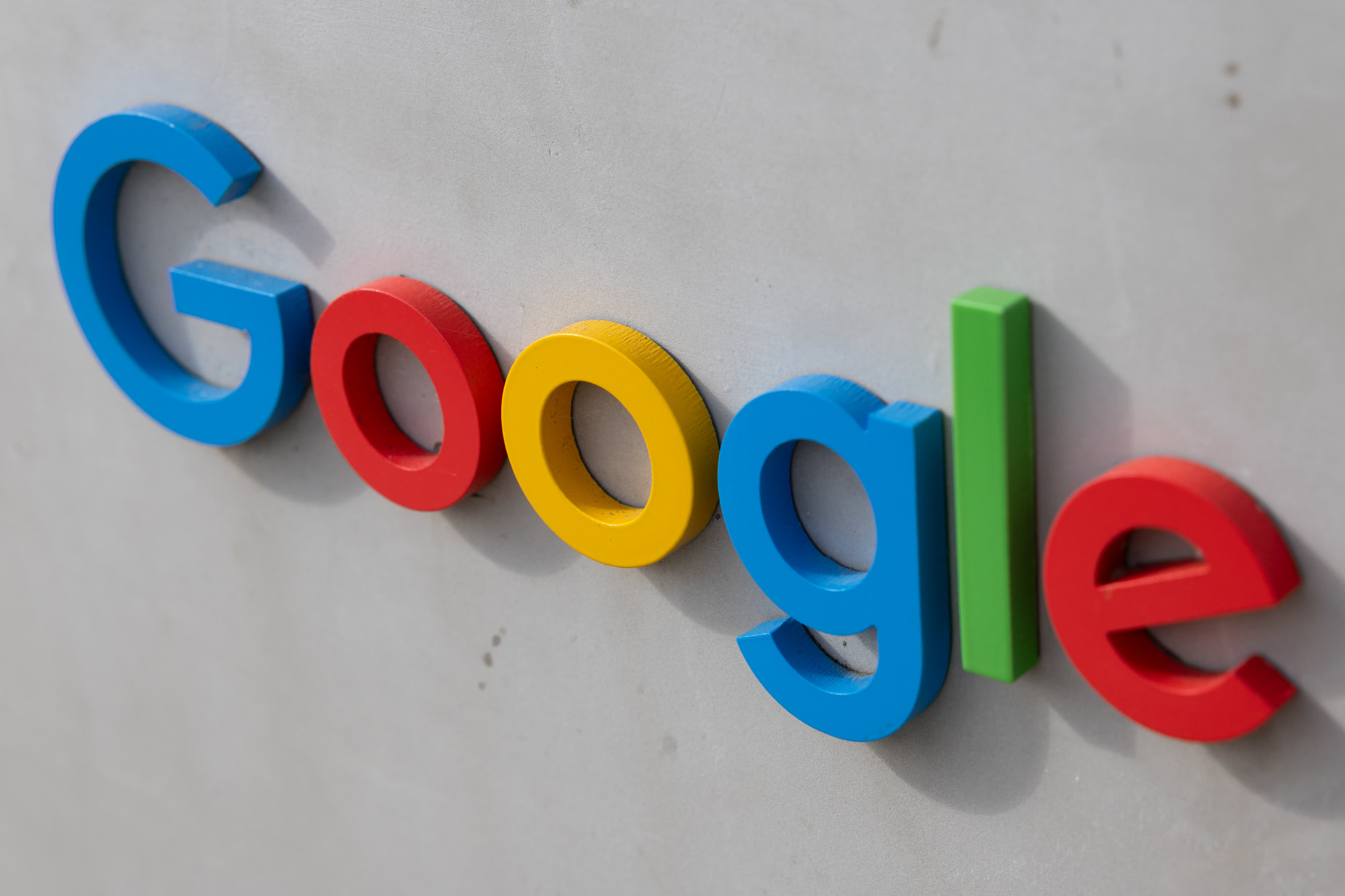 Alphabet added to Dow Jones Industrial Average, replacing Verizon