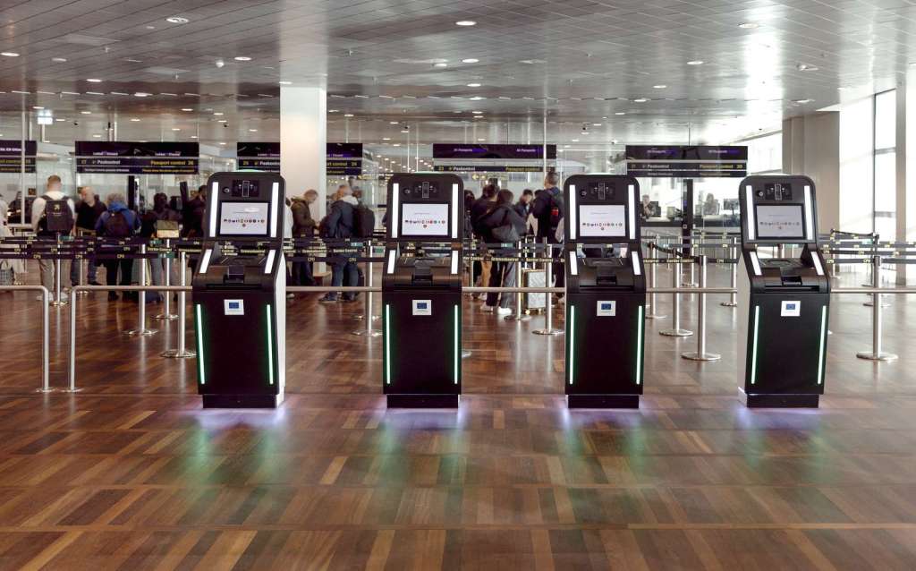 EU Ends Border ‘Safety Valve’ as Airlines Warn of More Delays