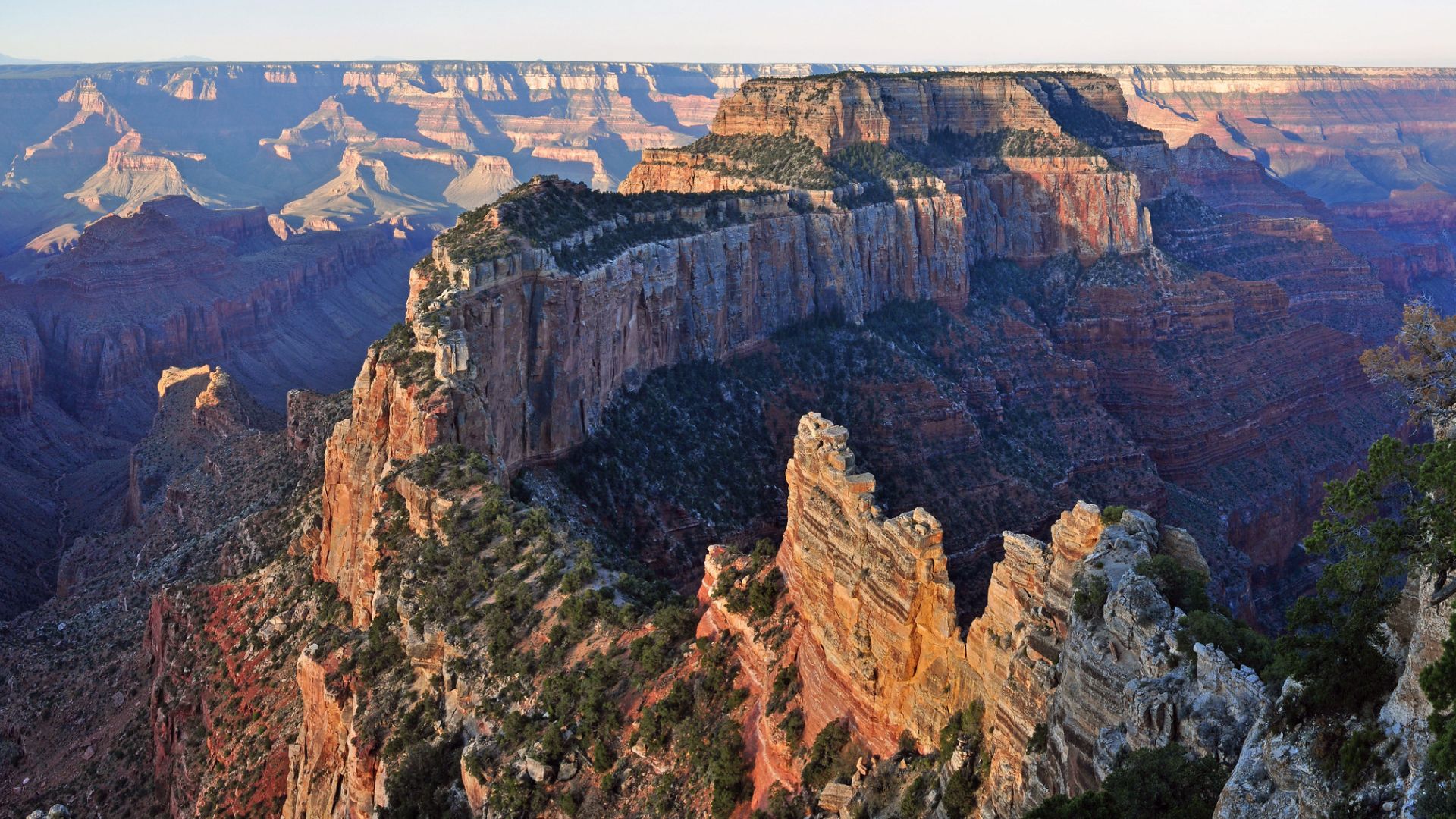 Grand Canyon’s missing billion years may trace back to a giant 1-km cliff