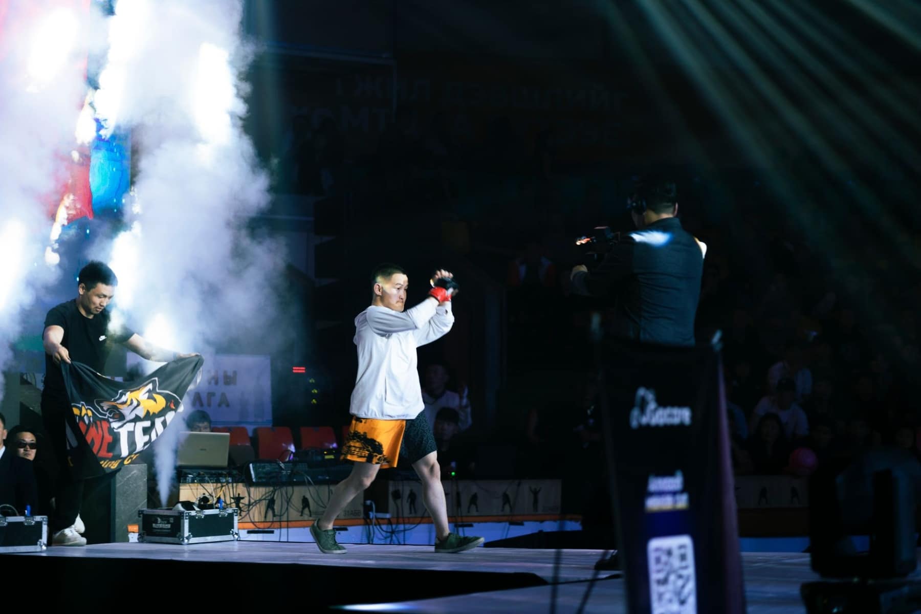 Gen.G recover from opening loss to beat LYON 2-1 and reach Worlds 2026 quarter-finals