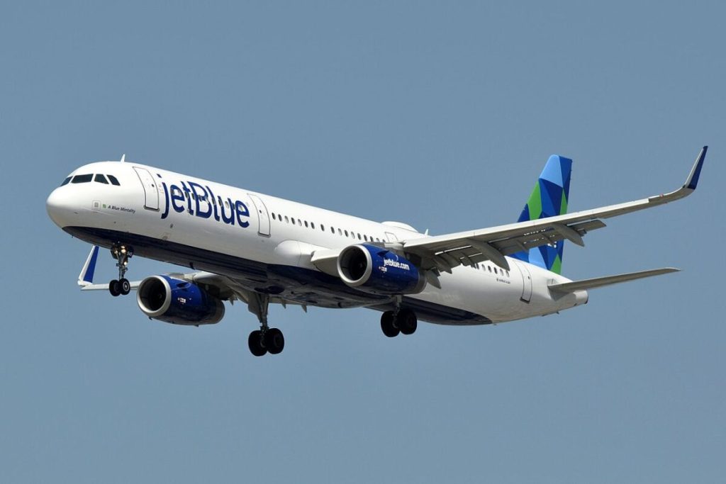 Carl Icahn’s JetBlue Bet Didn’t Pay Off: Board Members Resign as Stake Shrinks