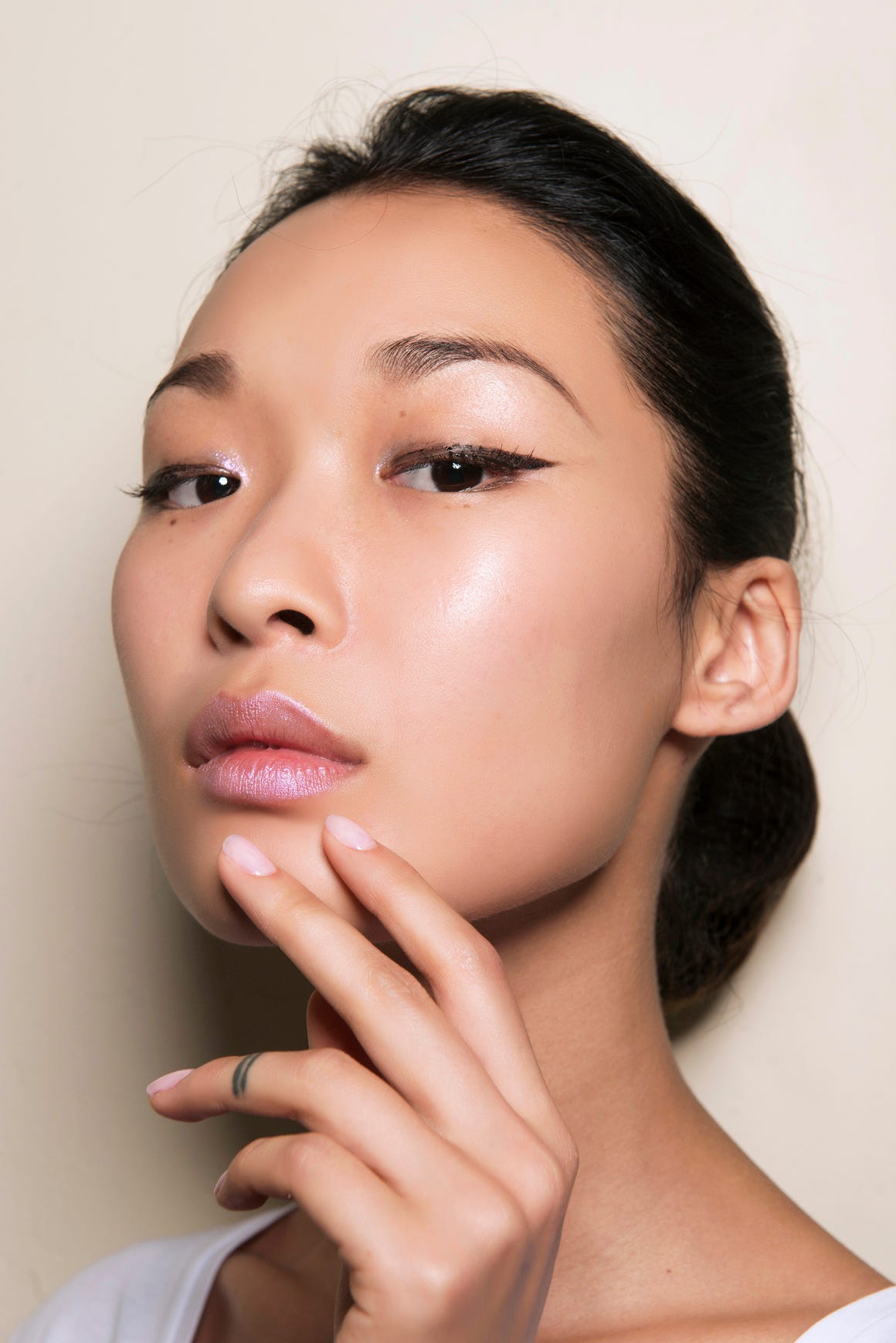 “Milky Rosé” Manicures Are Summer’s Easiest Beauty Trend
