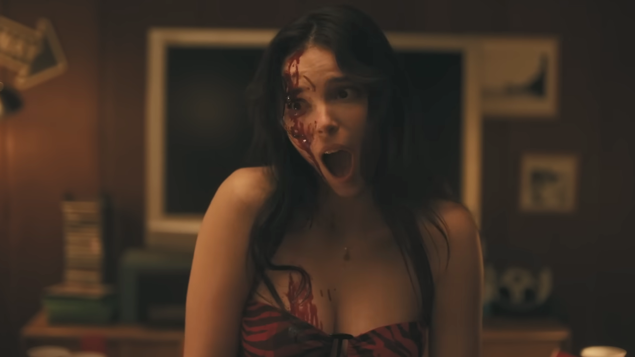 شبكة Netflix حاولت طرح فيلم Obsession مباشرة عبر البث قبل أن يحقق نجاحاً متفجراً في دور السينما