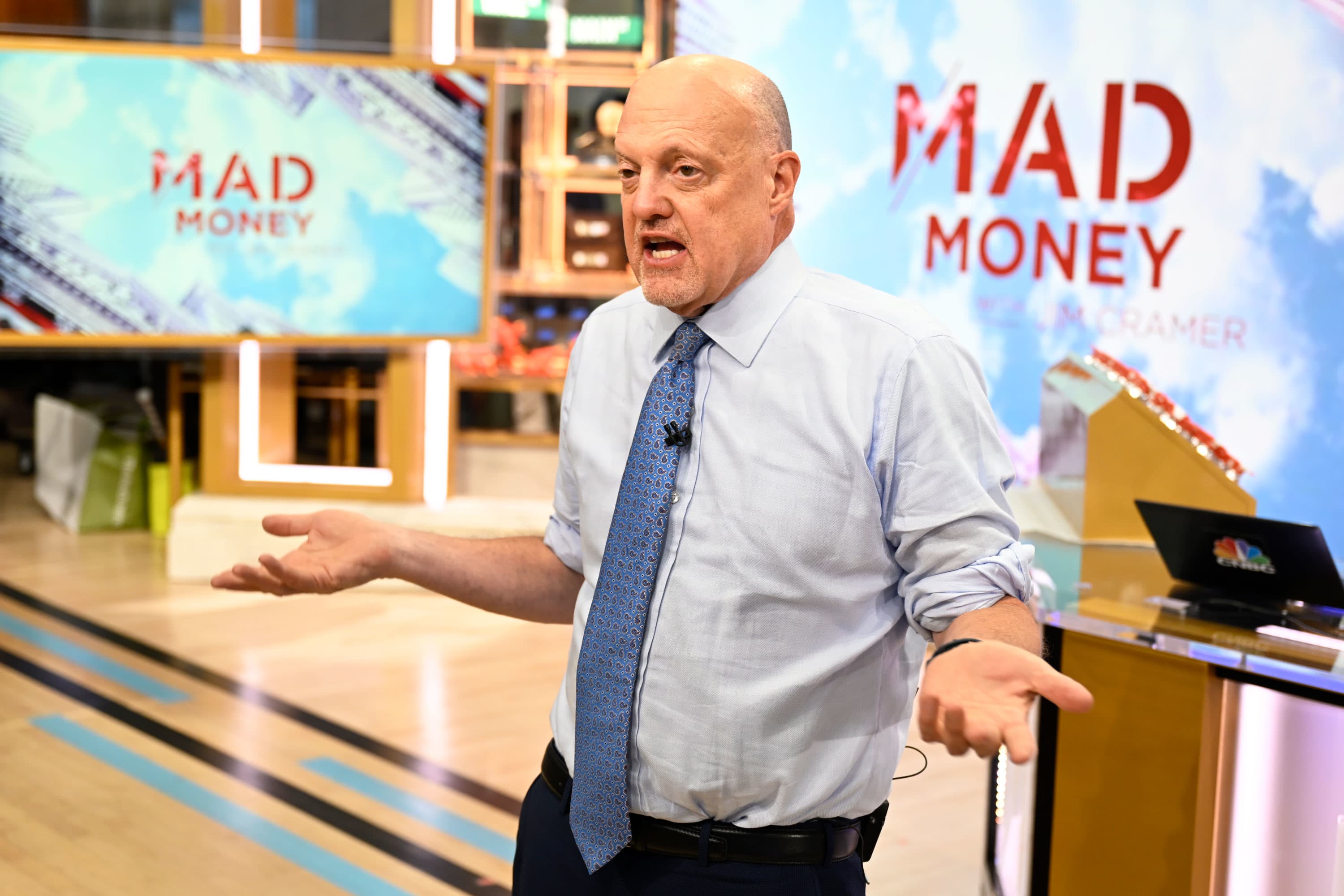 Cramer warns the narrative around AI is turning — and stocks could pay the price