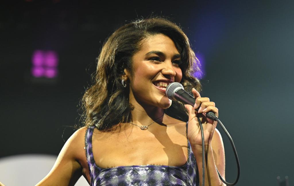 As National Tour Gets Underway, Olivia Dean’s ‘The Art Of Loving’ Returns to No. 1 on ARIA Chart
