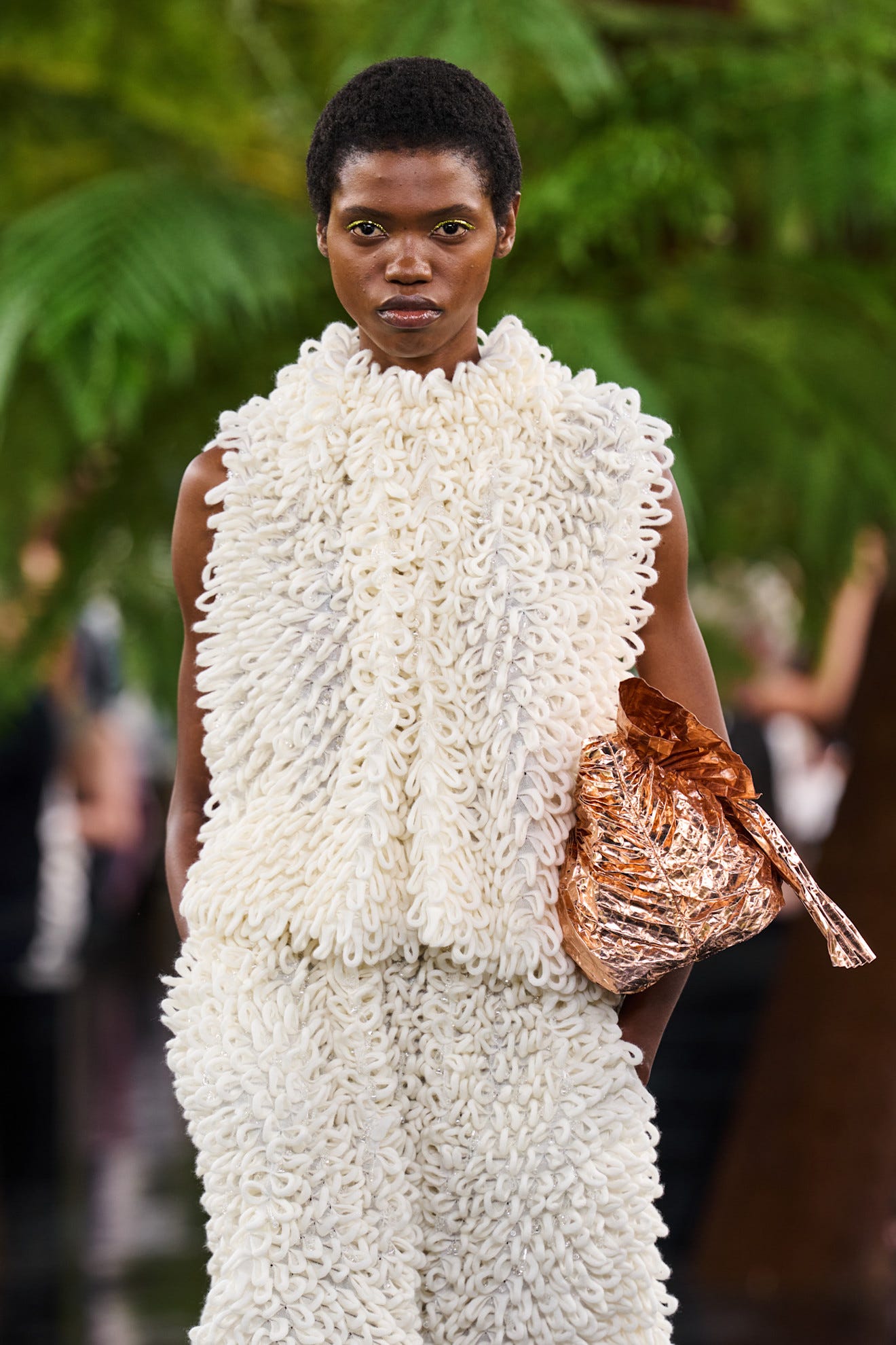 At Dior Couture, All the Cool Girls Are Wearing Metallic Green Shadow