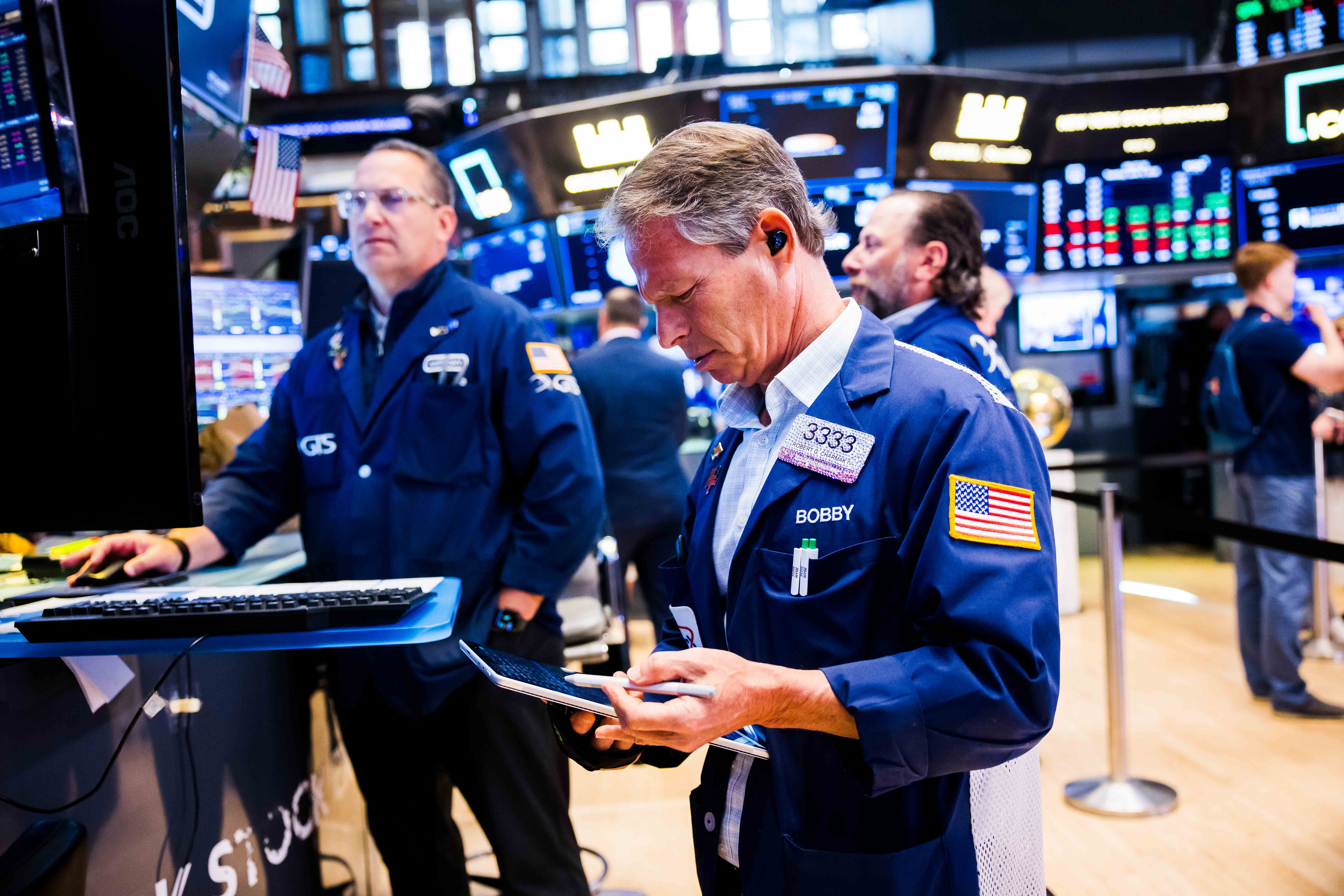 The AI trade cooled and oil sank. A closer look at Wall Street's volatile week