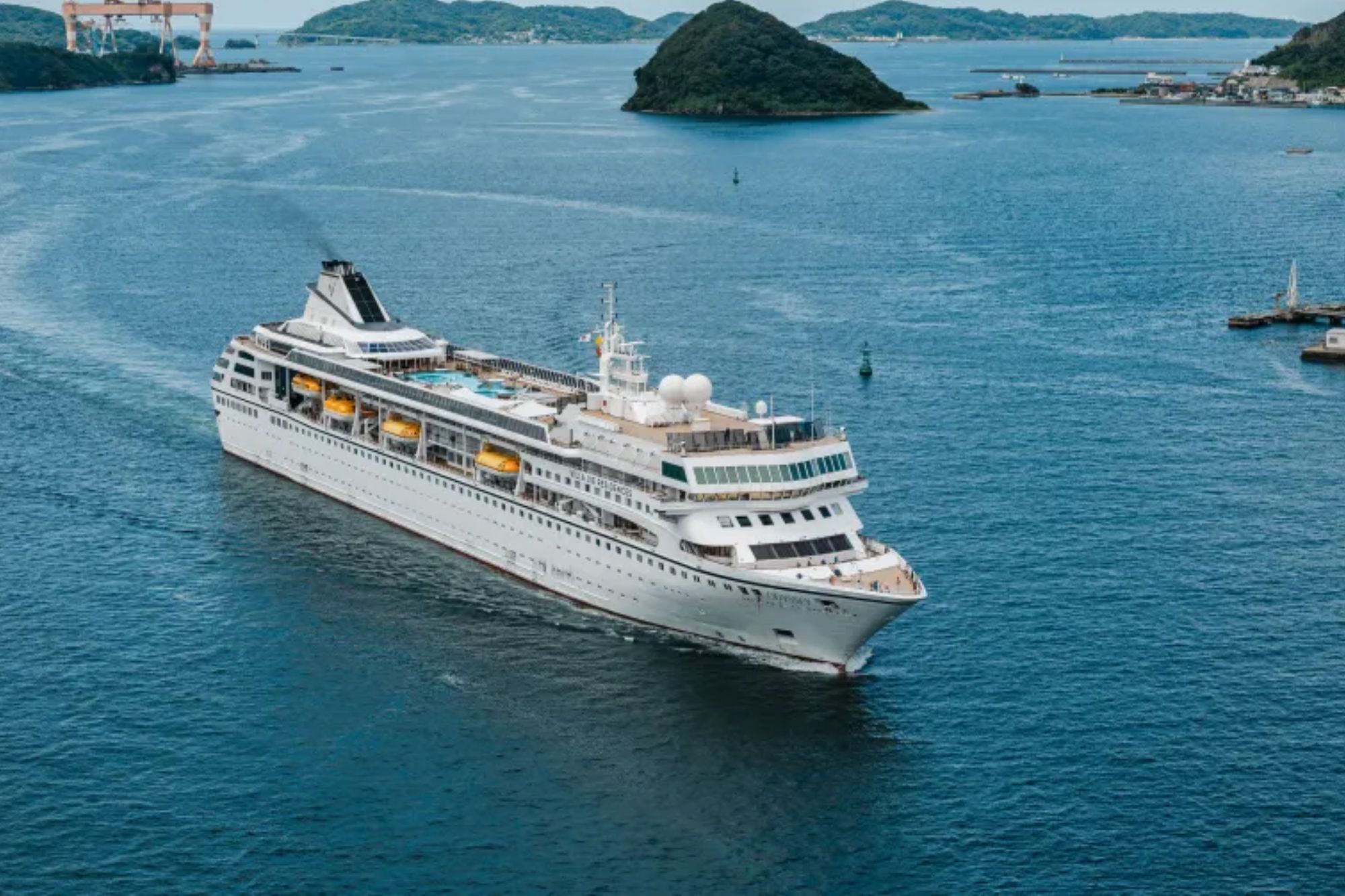 US cruise ship ends a global voyage over fuel costs, stranding 200 passengers who just lost their homes
