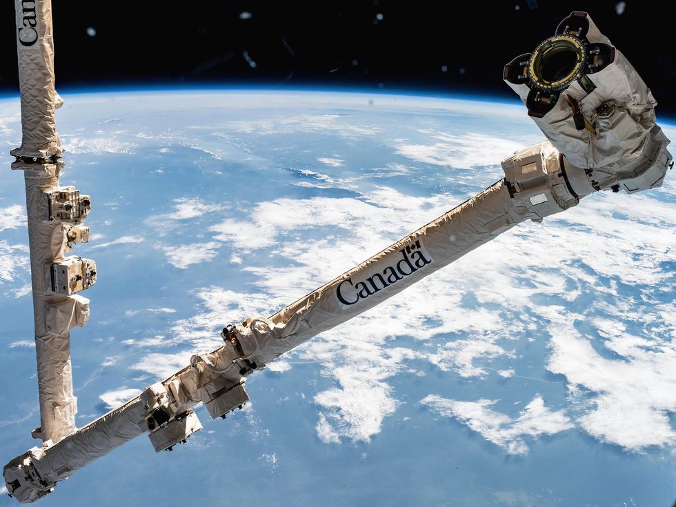 NASA’s Cargo-Moving Robotic Arm Named 300th IEEE Milestone