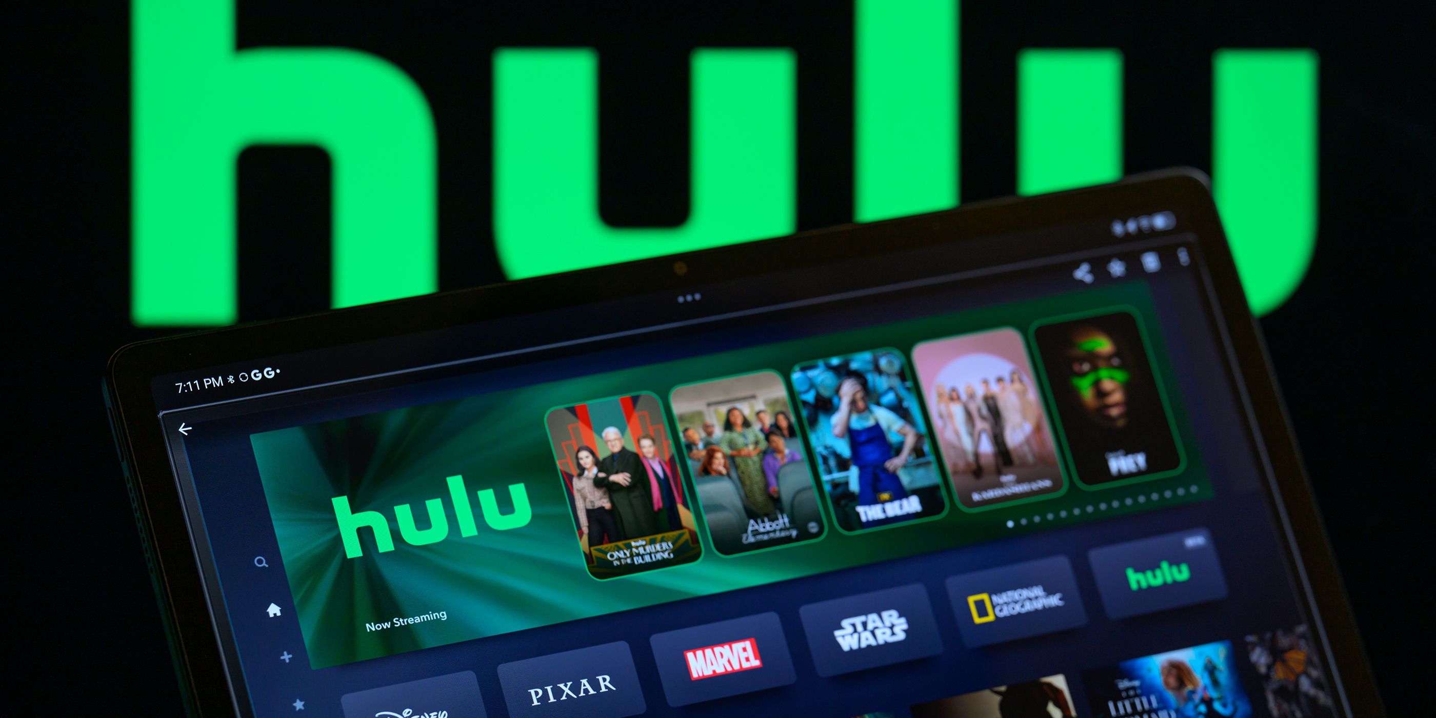Hulu's 11-Part Sitcom Came to the End of an Era After One Major Episode
