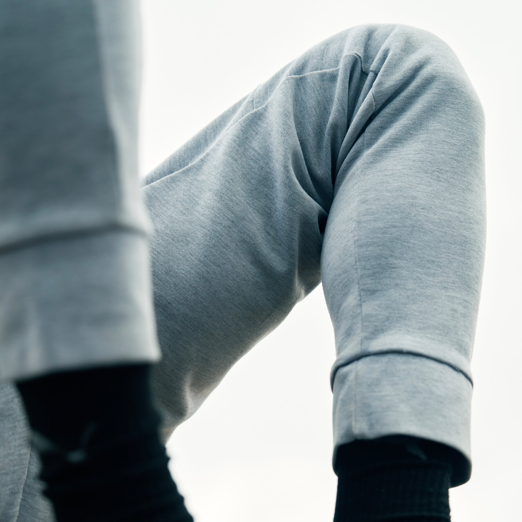 How to Treat Knee Pain, According to Experts