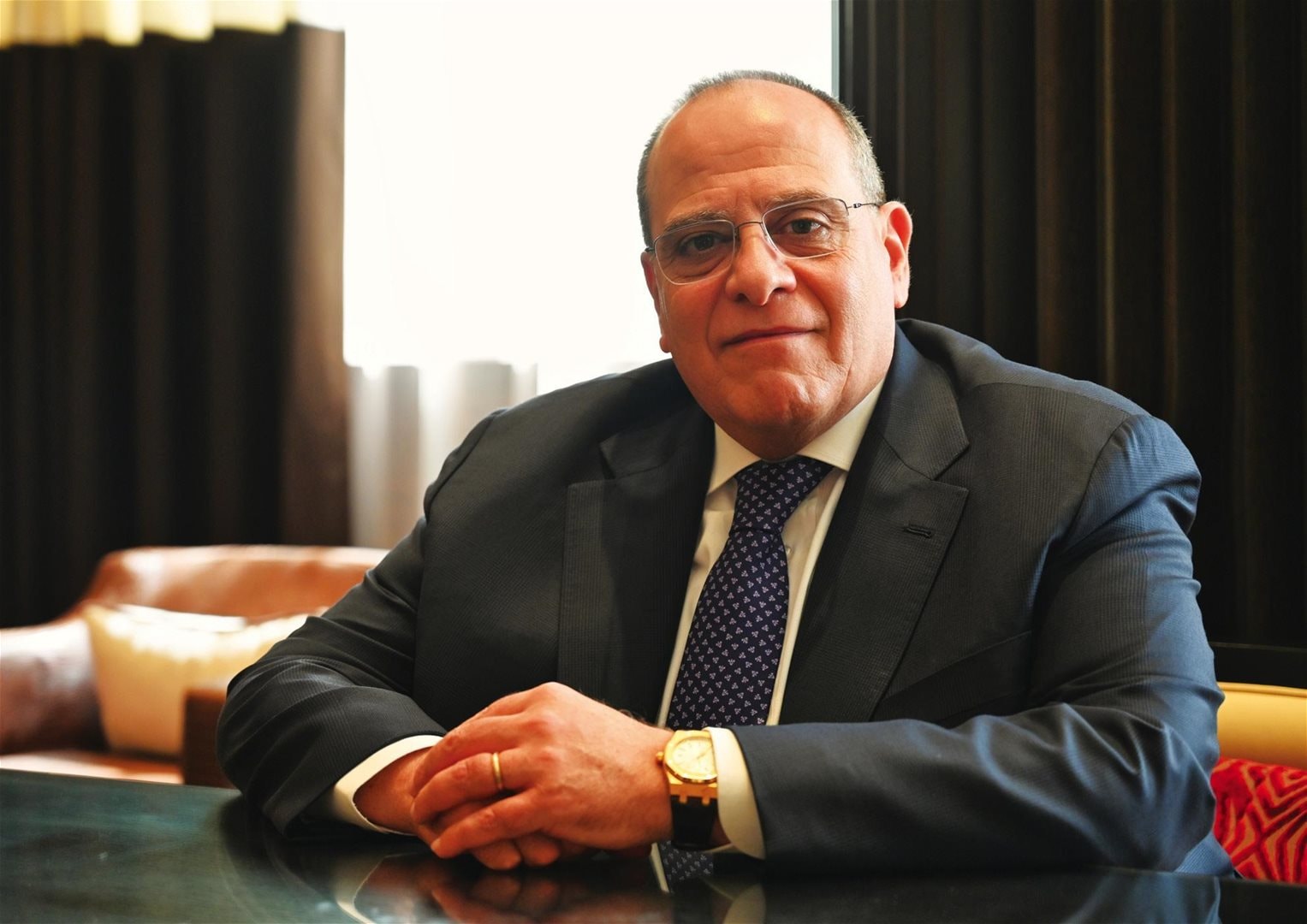 بعد أسابيع من رحيل زوجته… وفاة والدة المنتج صادق الصباح