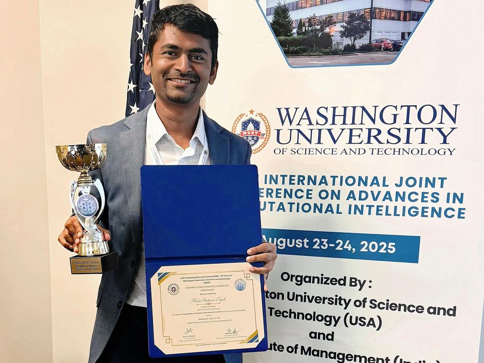 This IEEE Senior Member Develops AI Tools for E-Commerce Sites
