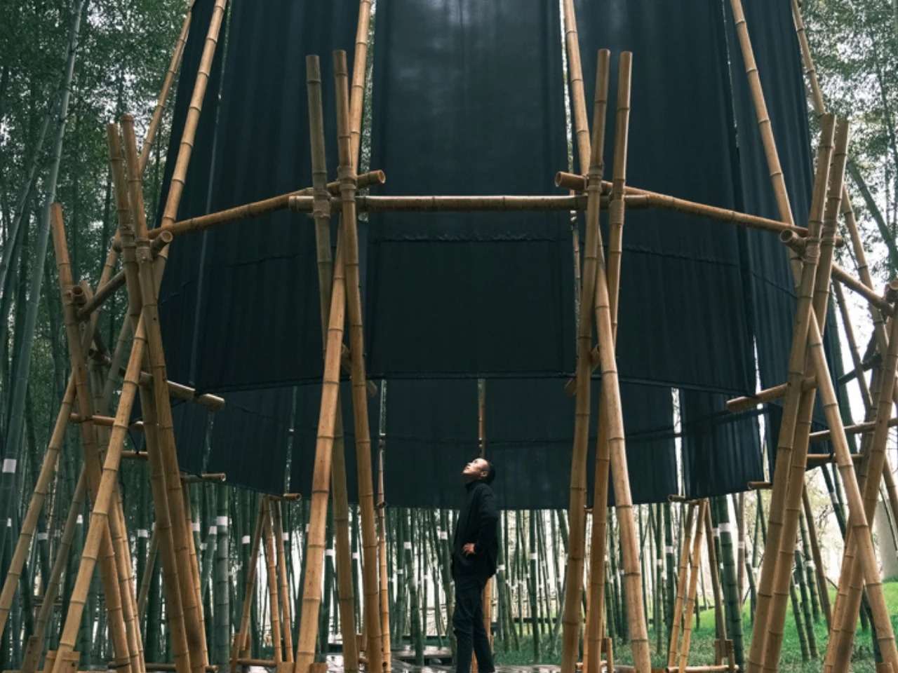 The Design of the Veil Tower Balances Temporary Architecture and the Natural Containment of the Site