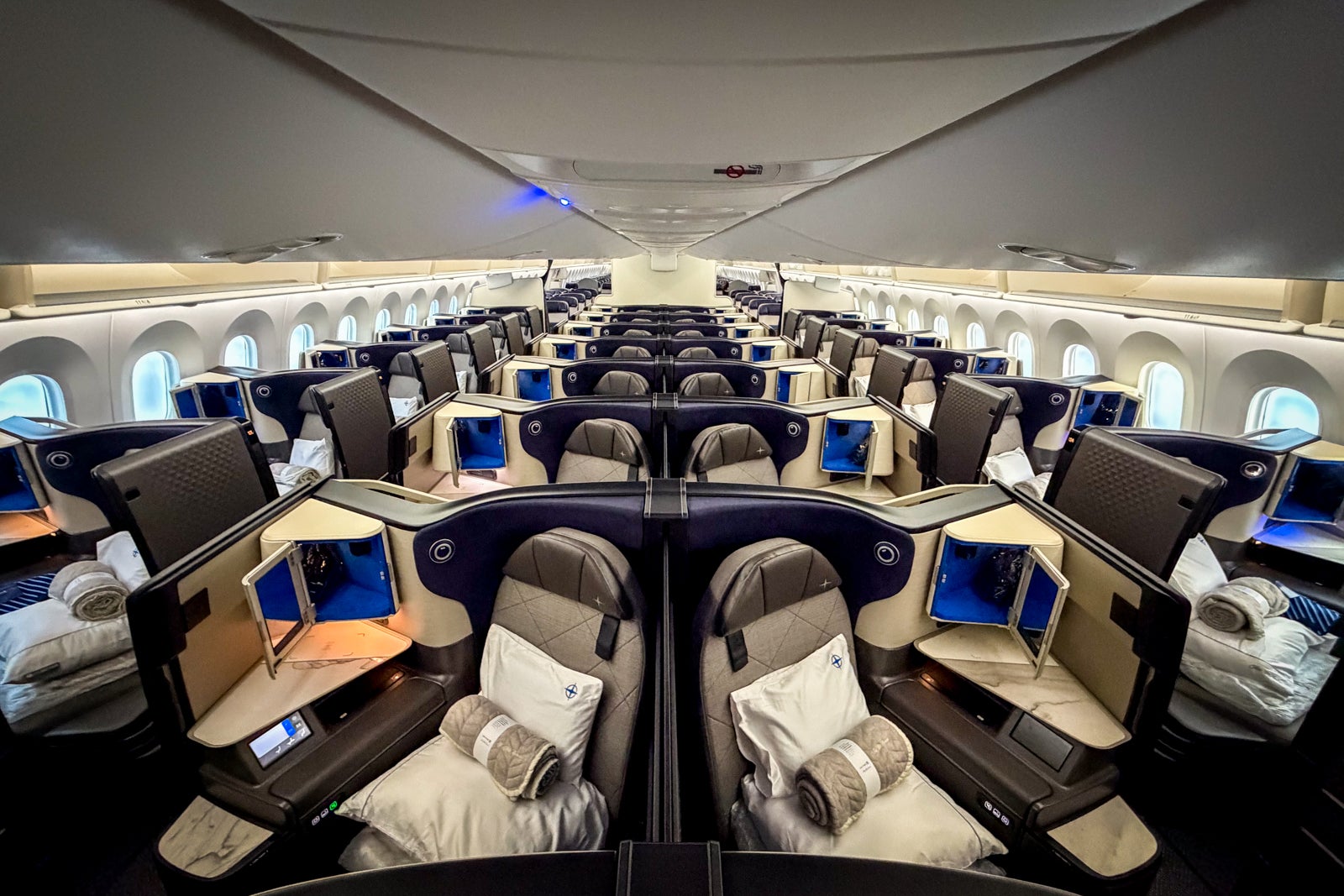 Spacious suites and fine wines: A review of United's new Elevated Polaris business class